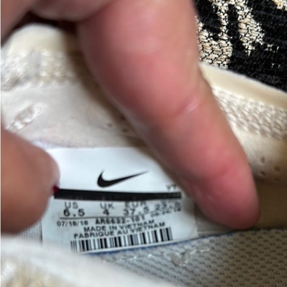 Nike Cream Sneakers with Woven Upper and Cushioned Sole - Picture 7 of 11
